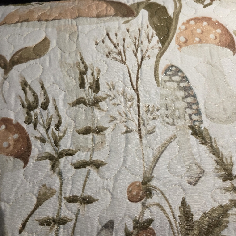 Floral Patterned Quilt in Cream and Brown